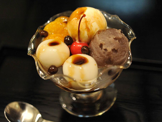 クリームあんみつ